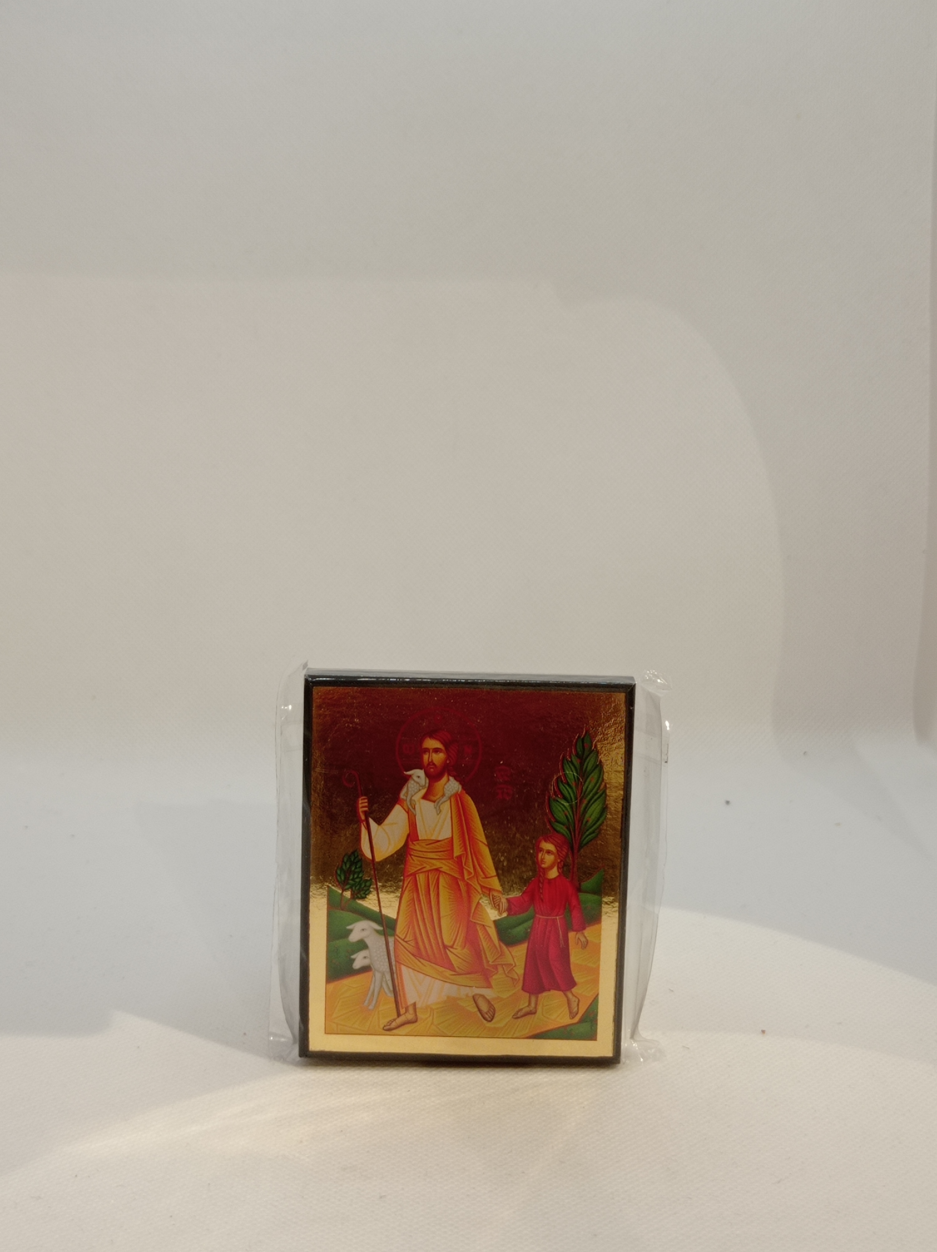 Jésus le bon berger conduisant une petite fille - mini icône autocollante 8x6,5 cm -  777.13