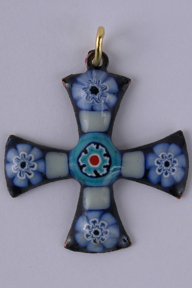 Croix émail grand feu bleu