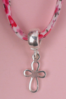 Collier croix ronde liberty rose