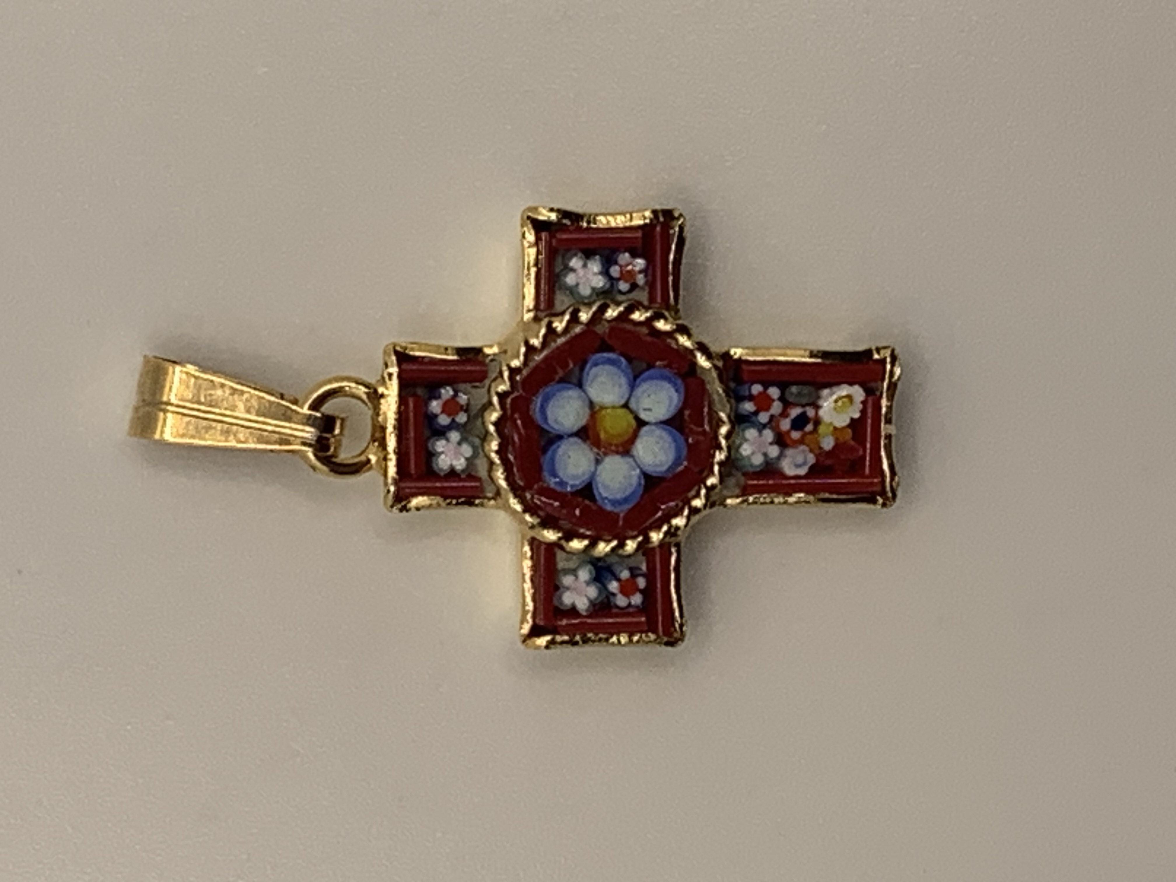 Croix rouge pendentif mosaïque bisantine