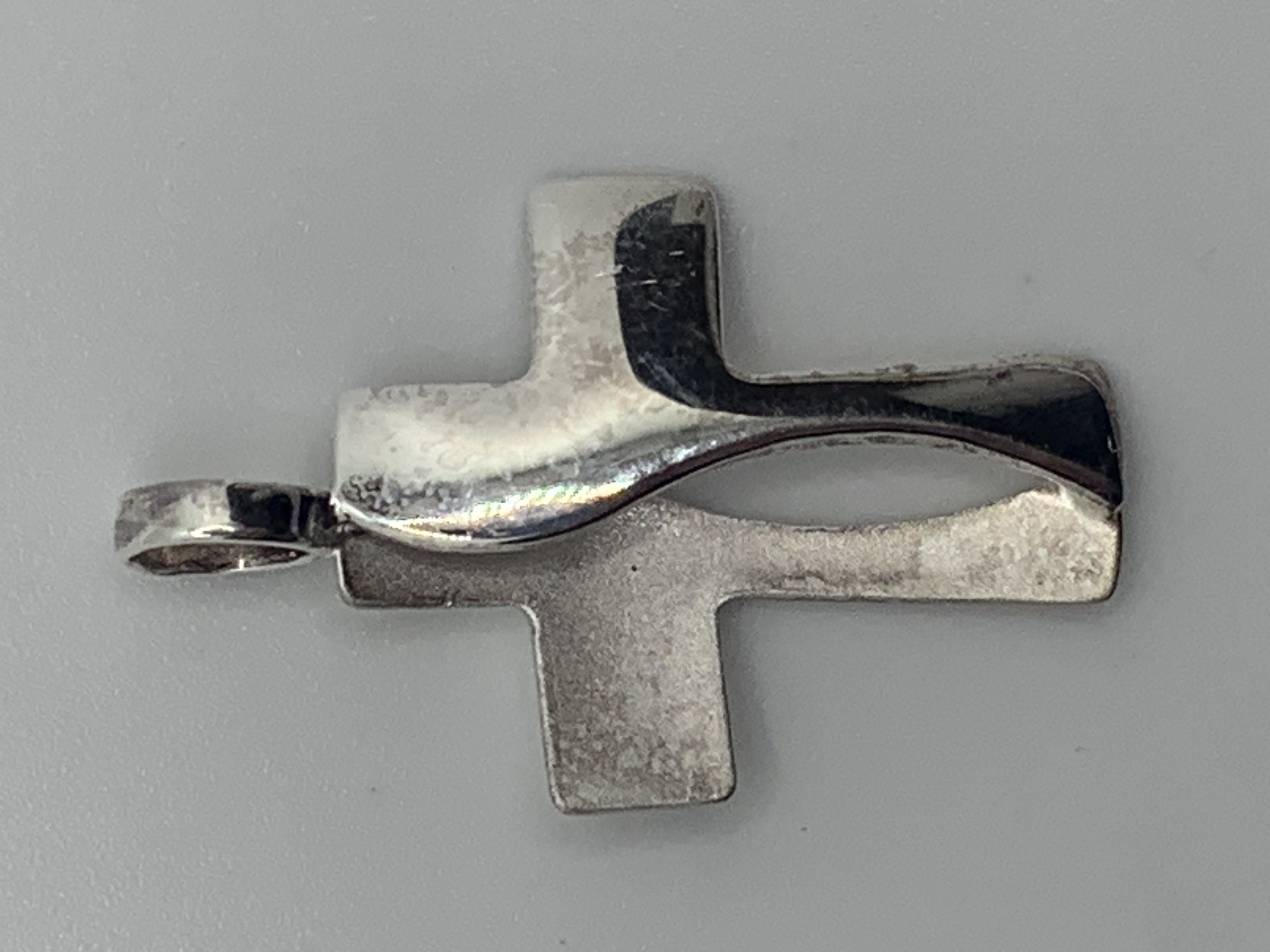 Croix demi coque argent 50130